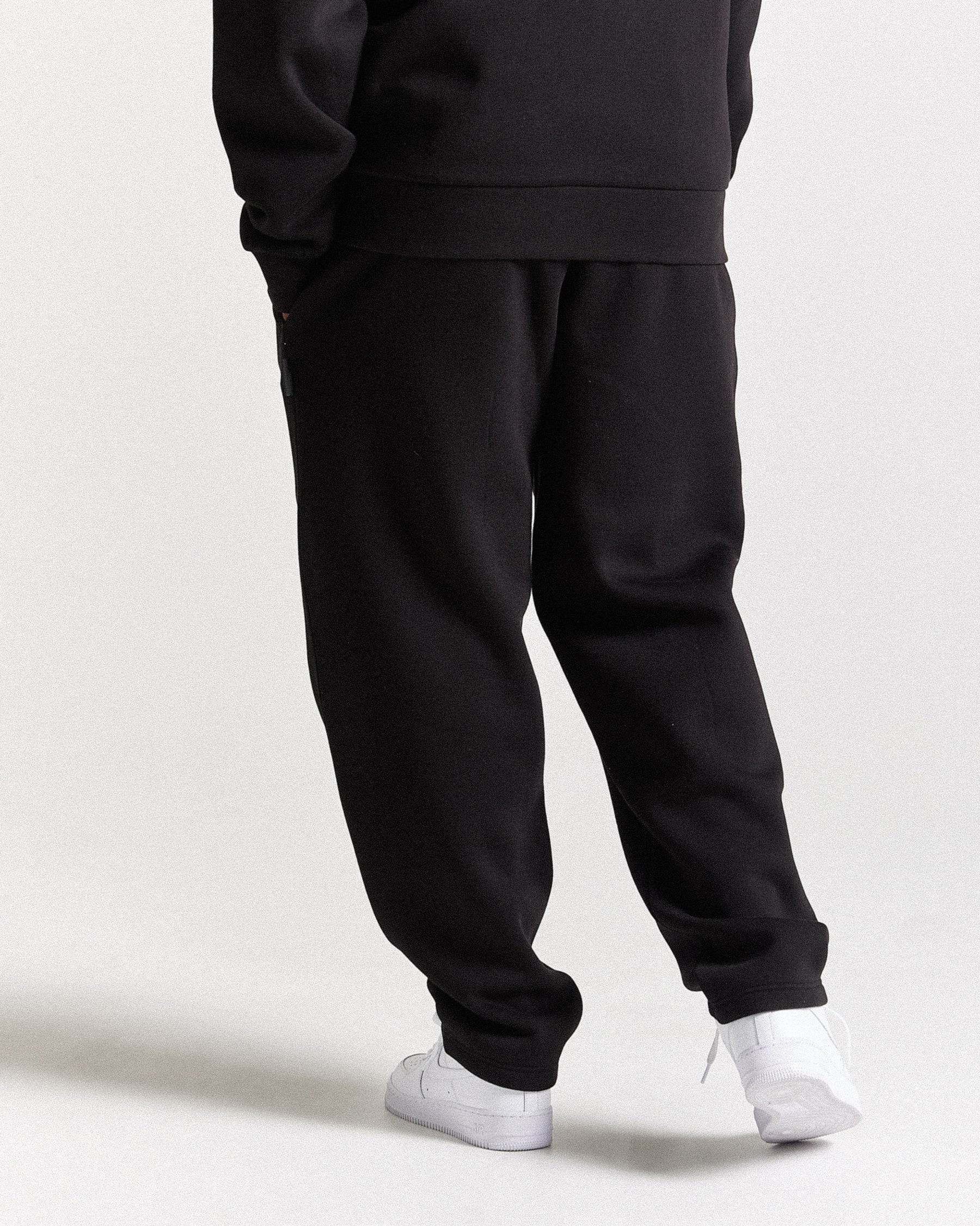 Triluxe Oversized Jogger - Black/White