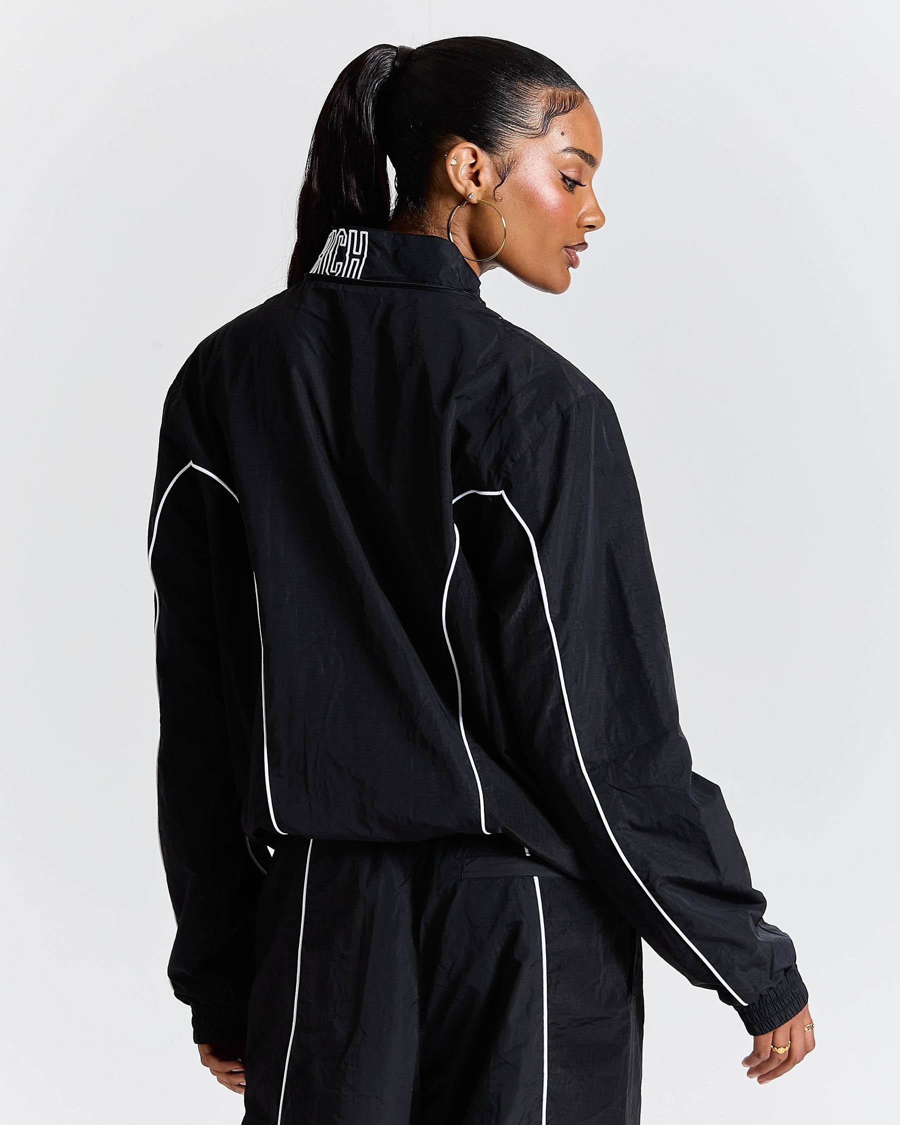 Chaser H Panel Windbreaker - Black