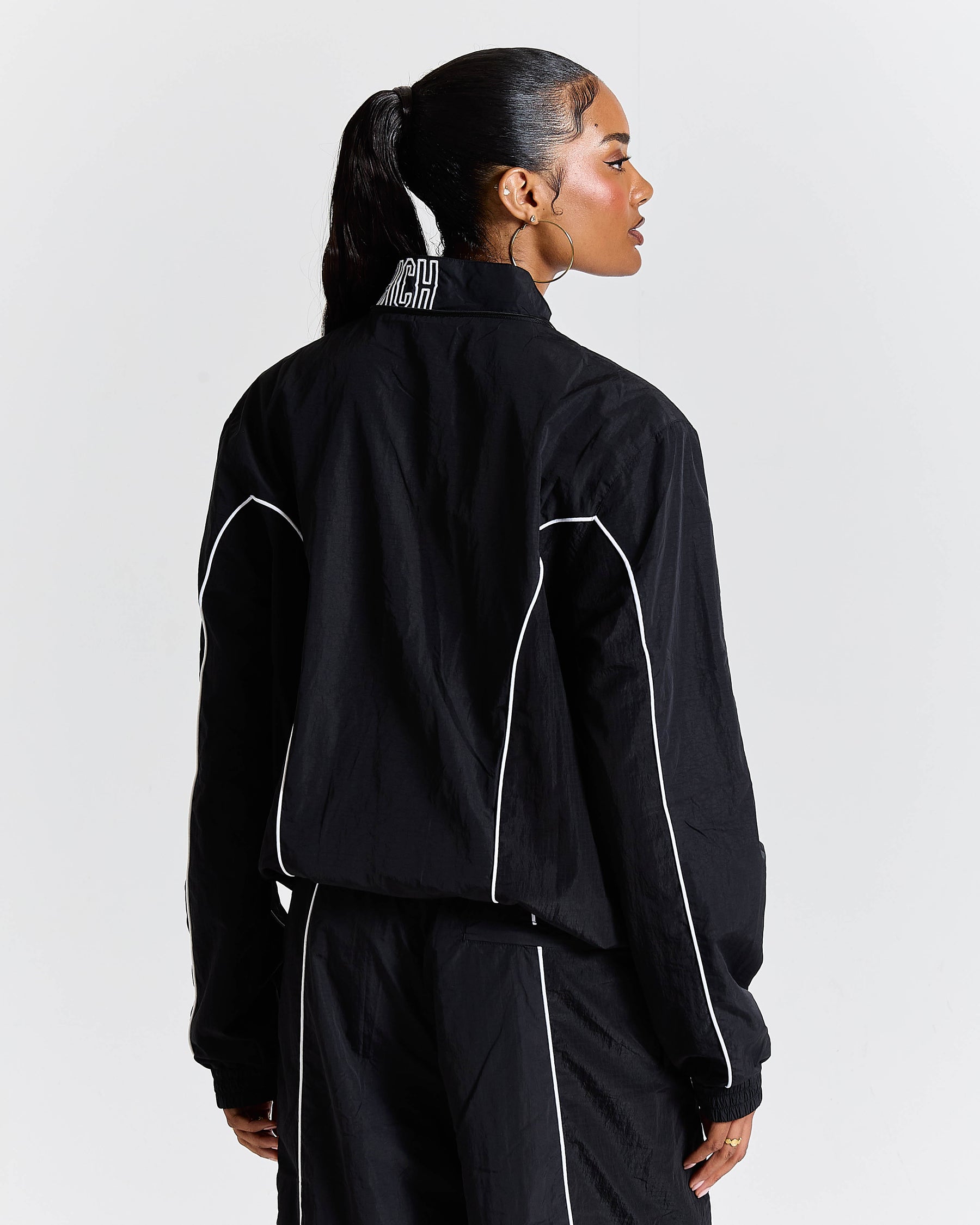 Chaser H Panel Windbreaker - Black