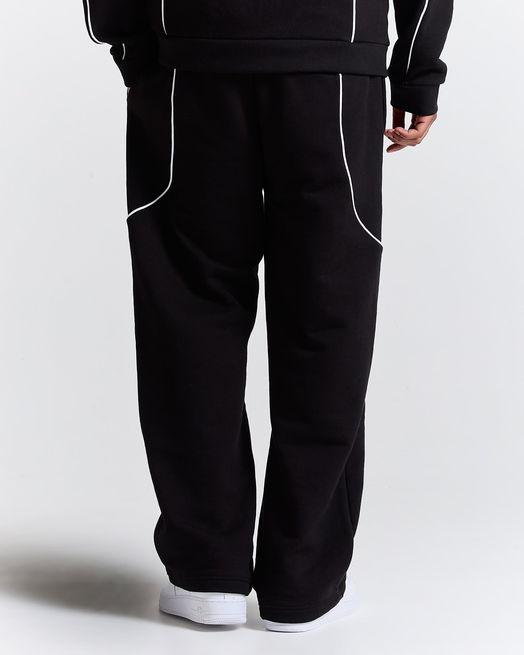 Trace Oversized Jogger - Black