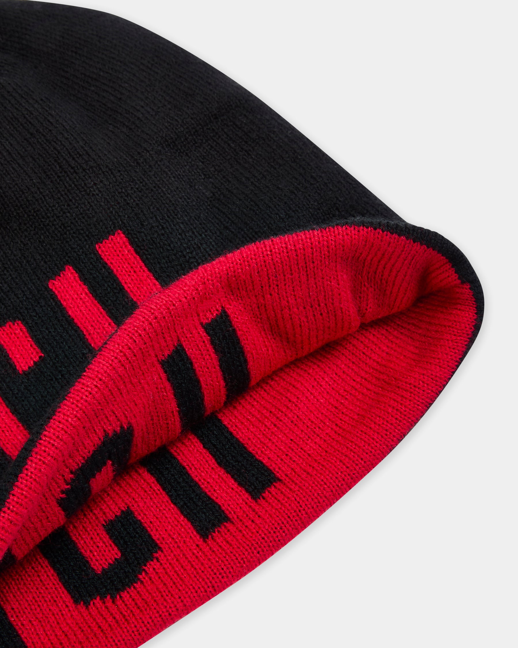 Reverse Beanie - Black/Red